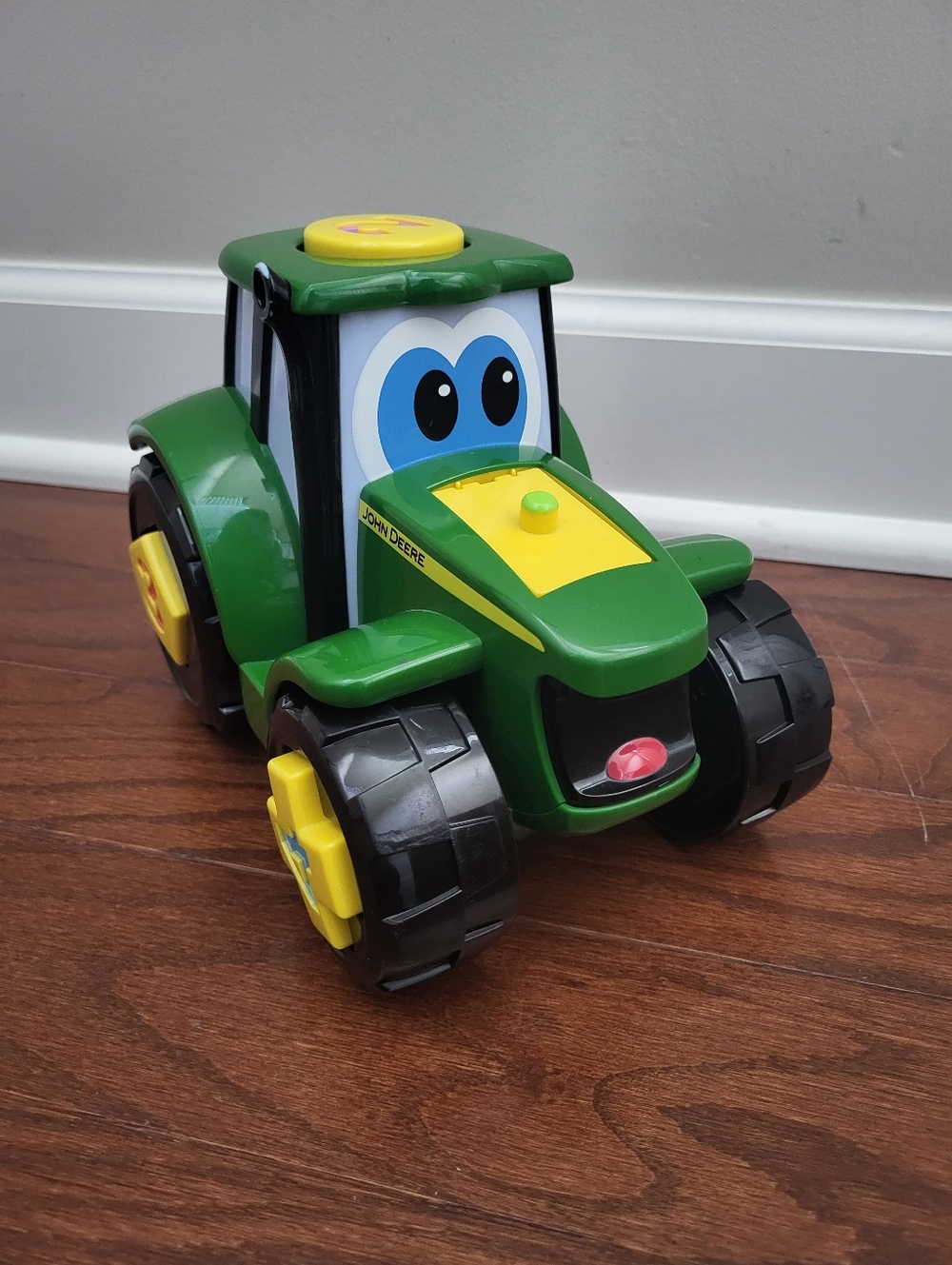 John Deere Tomy Learn N Pop Johnny Tractor Vehicle Counting Toy